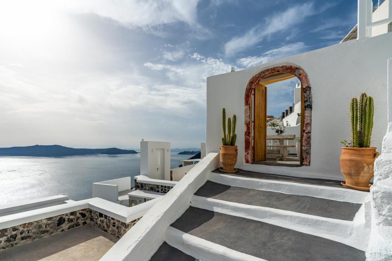 Akron Cliff Suite Fira  Ngoại thất bức ảnh