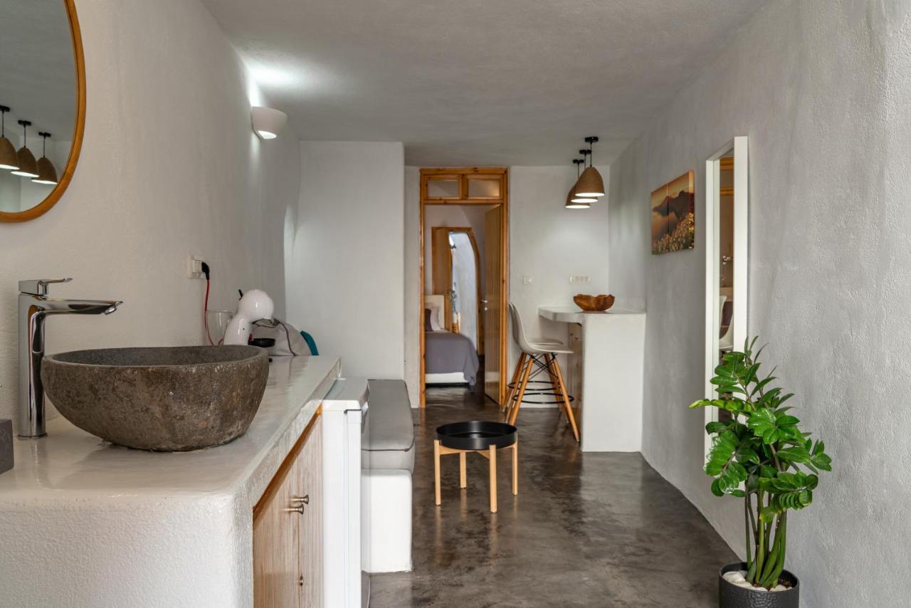 Akron Cliff Suite Fira  Ngoại thất bức ảnh