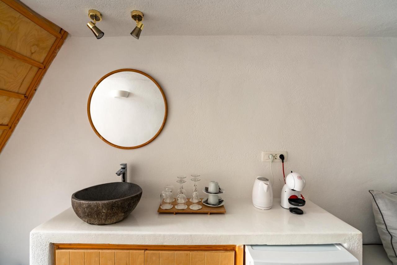 Akron Cliff Suite Fira  Ngoại thất bức ảnh