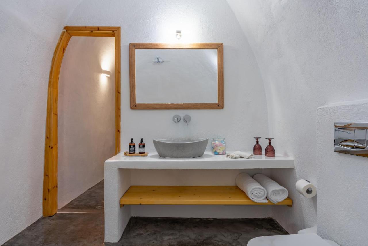 Akron Cliff Suite Fira  Ngoại thất bức ảnh